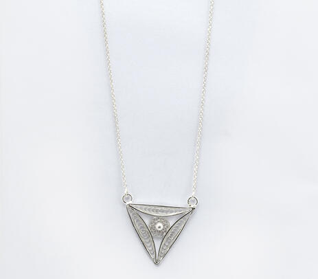 Sterling silver sizzles across town - Qalara Blog