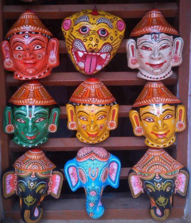 Figurative decor offerings made using tirukanur papier mache method